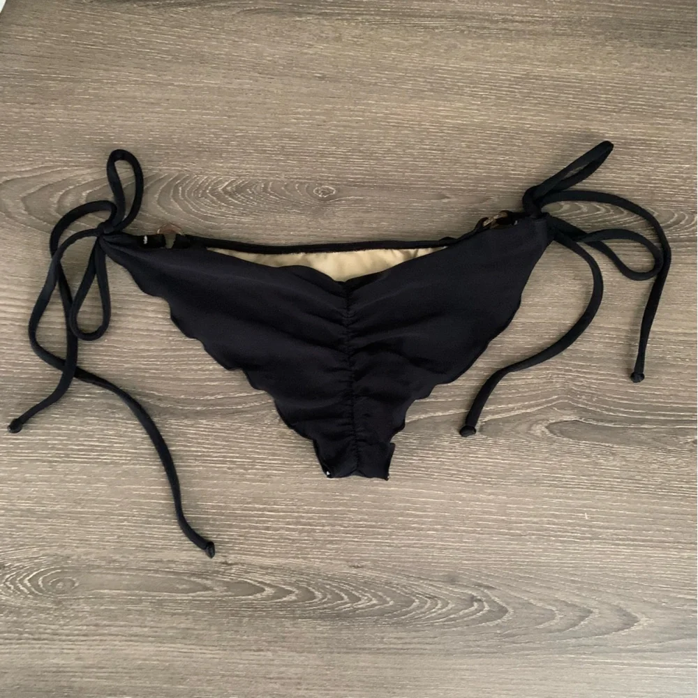Posh Pua Black Bikini Bottoms Tie L Ripple Hawaii Maui Makawao Holoholo Surf